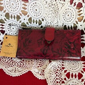 Patricia Nash Red Floral Key & Card Holder